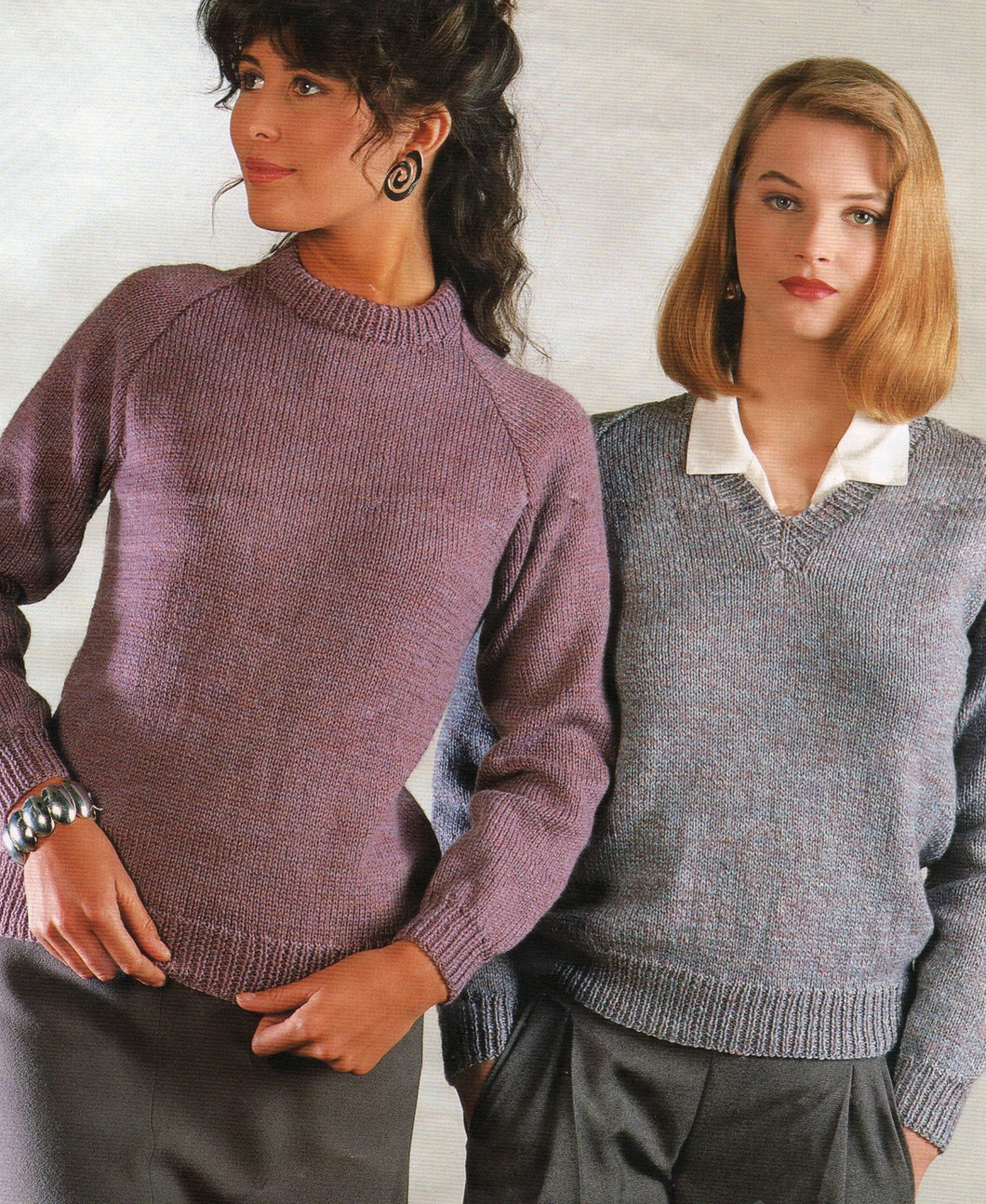 Ladies Easy Knit Classic Raglan Crew & V-neck Raglan Sweaters  Knitting Pattern DK 32-42