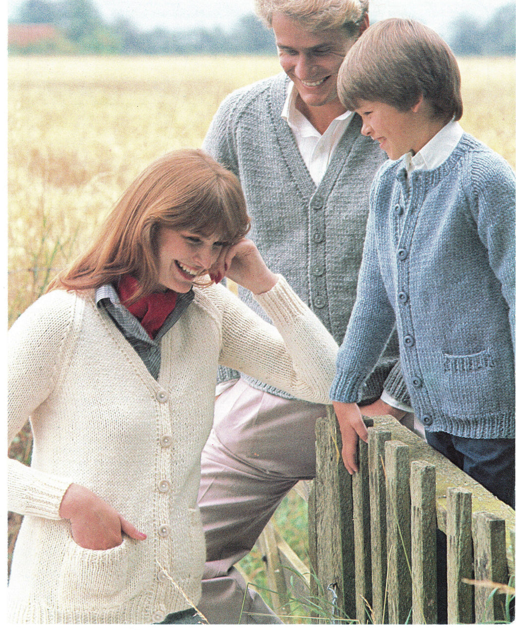 Mans Woman's Childrens Plain Easy Knit Cardigans in Chunky Bulky Yarn- Chest 26