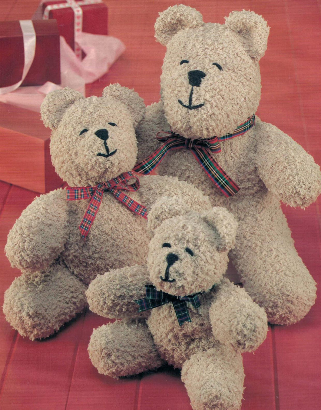 Teddies to knit- 3 sizes, mummy daddy baby bear  7