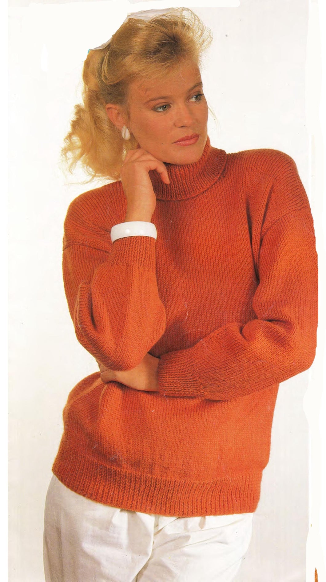 Woman's Easy Knit Classic Sweaters Choice of 5 necklines  Knitting Pattern DK 8 Ply Light worsted 30-40
