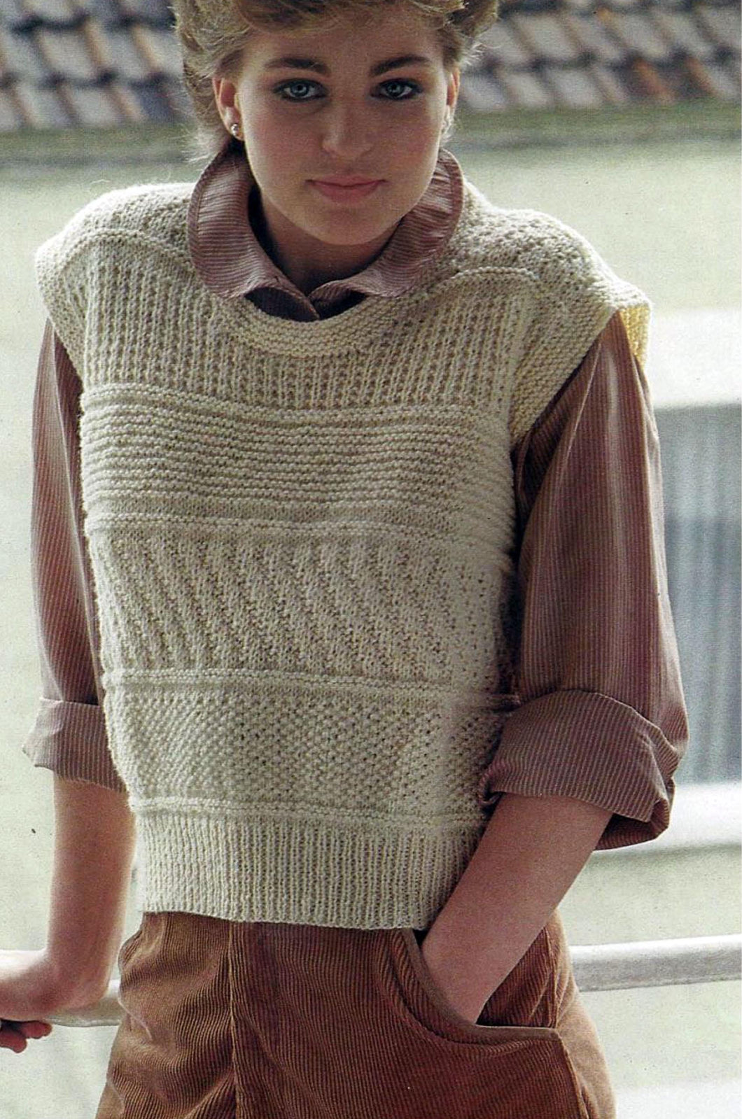 Women's Beginner Round Neck Sampler Sleeveless Sweater  Vest Slipover 34