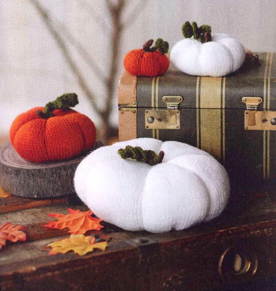 Knitted Pumpkins Halloween Decoration Toy ~ 4 Sizes Aran 10 Ply Worsted Knitting Pattern Download PDF