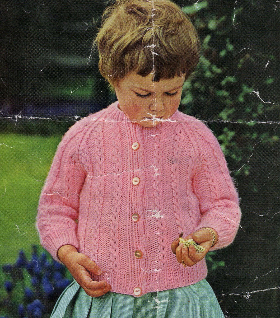 Vintage Raglan Cable Cardigan Knitting Pattern: 18-22